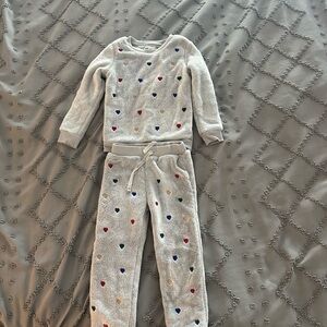 Epic Threads long sleeve pants set with hearts. Size 3T